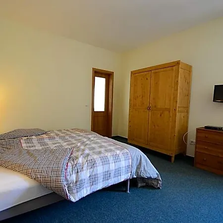 Bed & Breakfast Art *